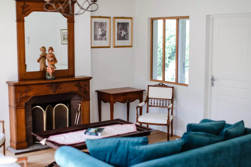 Séjour lumineux avec parquet bois, maison Mouvaux